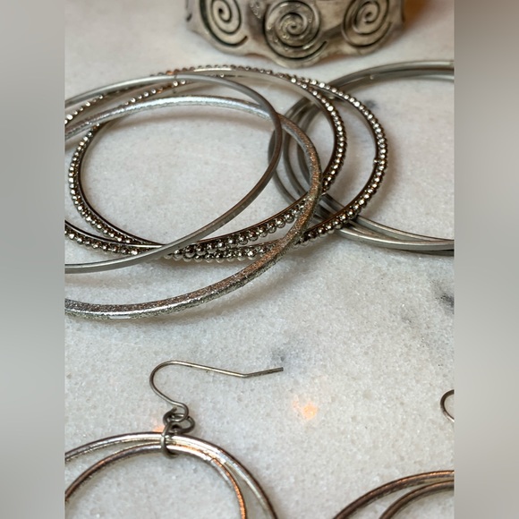 Costume Jewelry Bunch - Picture 3 of 4